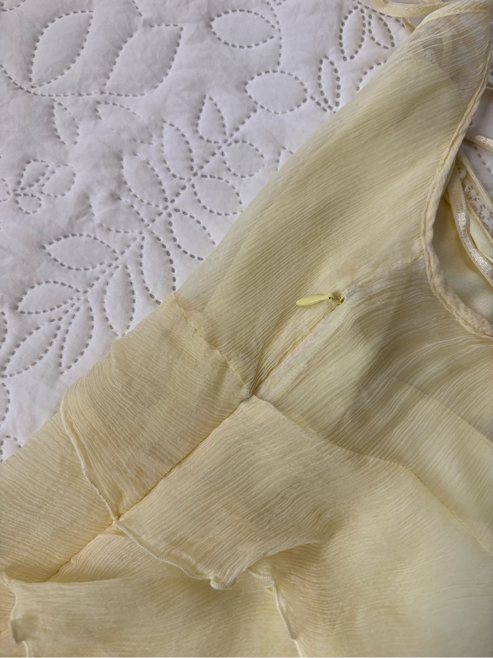 Laundry by Shelli Segal 100% Silk Yellow Tiered Ruffle Y2K Dress Size 4 - Picture 11 of 12